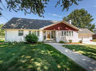 714 2nd Avenue Northwest Ext, Cascade, IA 52033