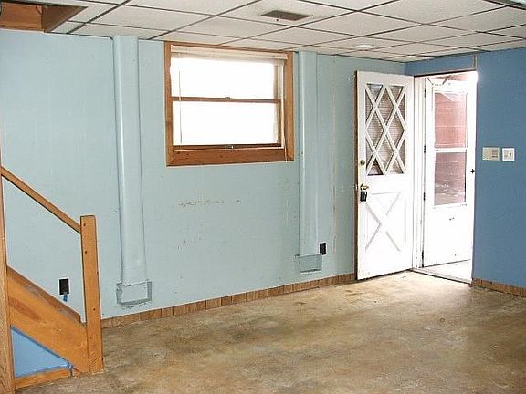 3rd image of 12512 Larimer Ave