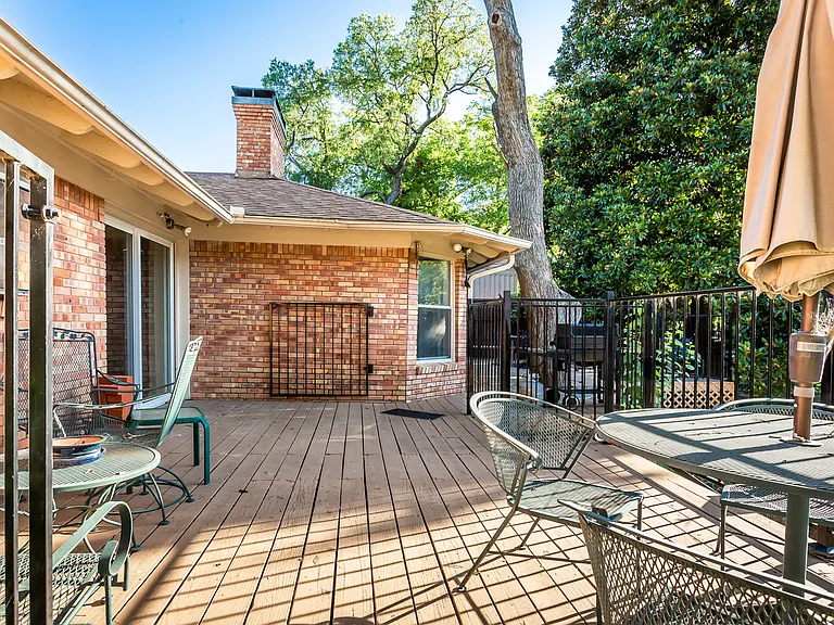 6737 Lakefair Cir — Photo 29