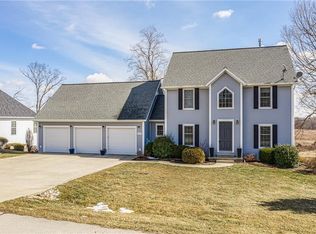 17272 N Stonecreek Dr, Effingham, IL 62401