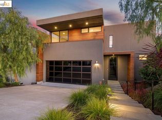26 Jewel Ct, Oakland, CA 94611