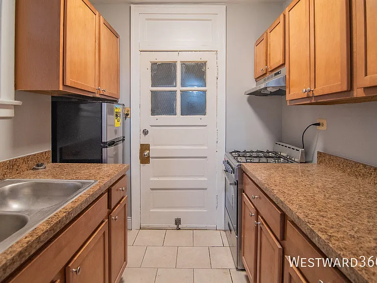 1618 W Farwell Ave #1A — Photo 7