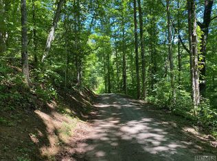 2 Dove Rd, Sylva, NC 28779