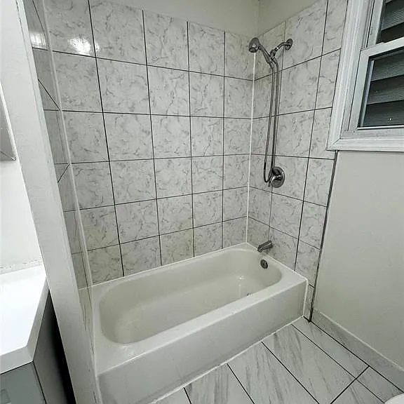 1022 E 22nd St #1 — Photo 7