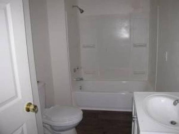 2nd image of 35 Broad St #2