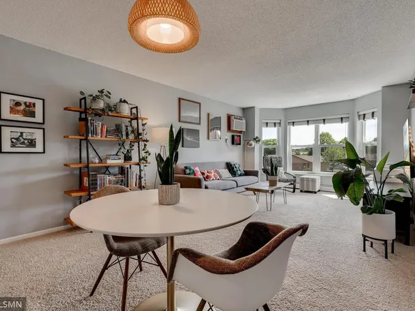 720 3rd Ave NE APT 222, Minneapolis, MN 55413