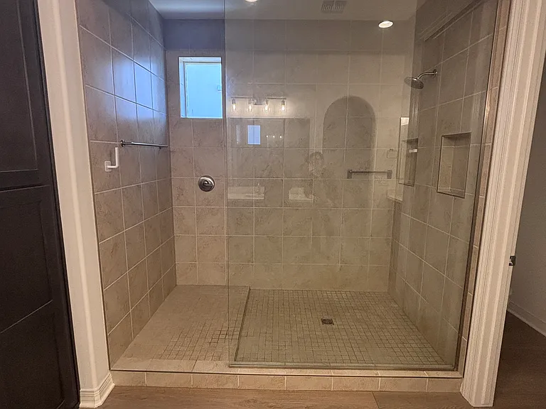 2314 W Rowel Rd — Photo 10
