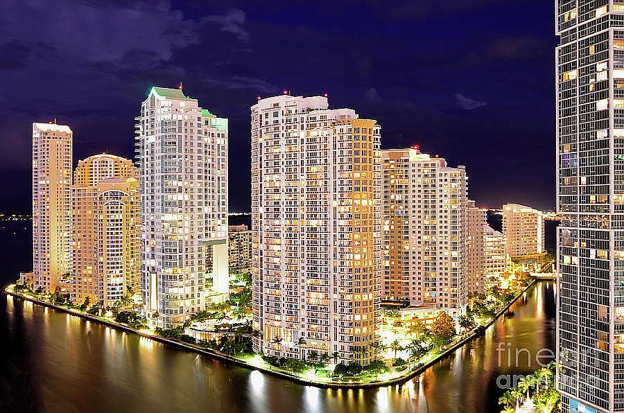 2nd image of 540 Brickell Key Dr APT 1103
