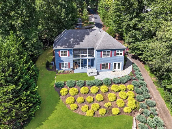 320 Sourwood Dr, Hardy, VA 24101