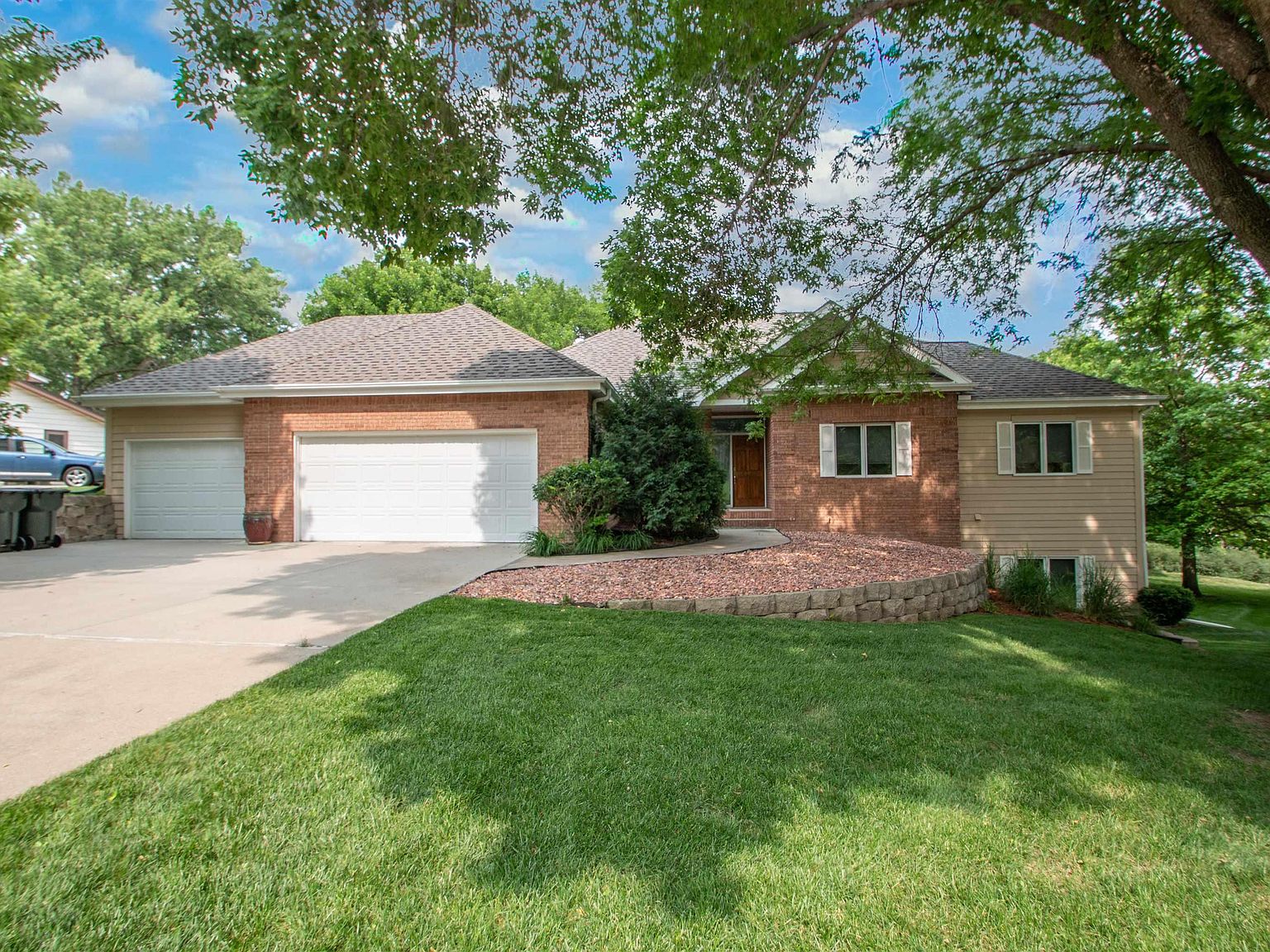 4300 Manor Cir, Sioux City, IA 51104 Zillow