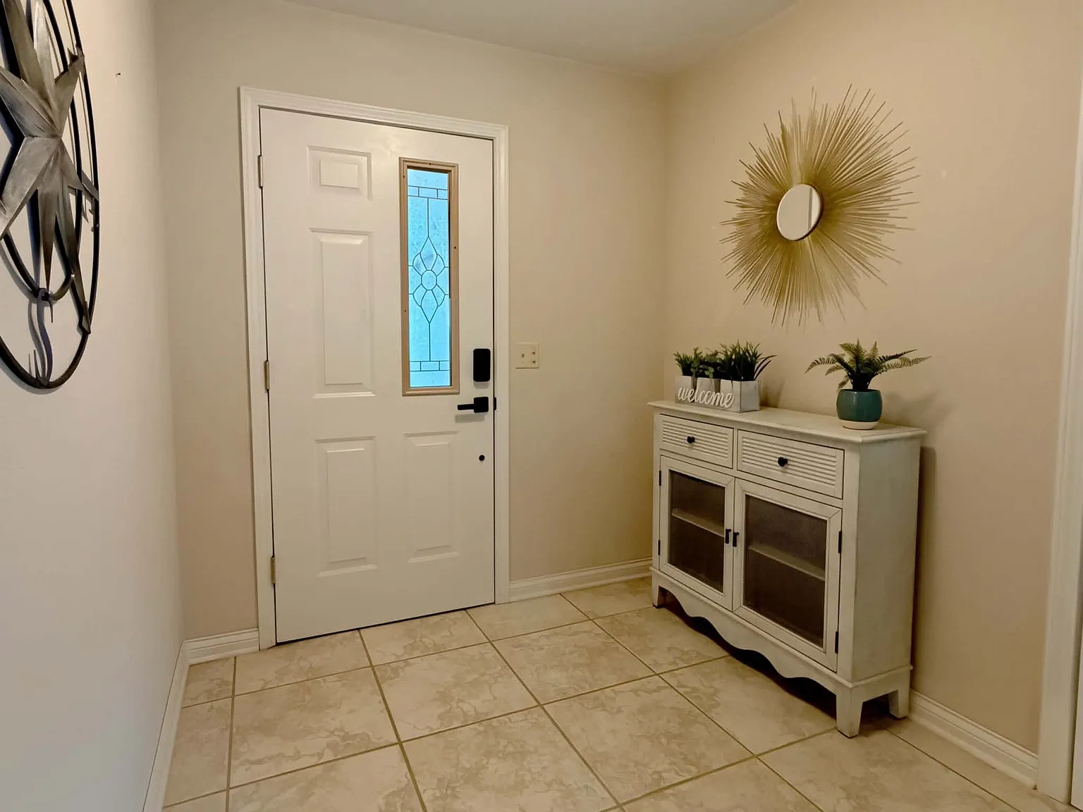 3 bed, 1741 sqft, $2,400 — Photo 4