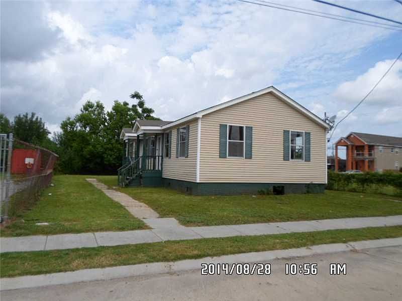 1st image of 2332 Desire St