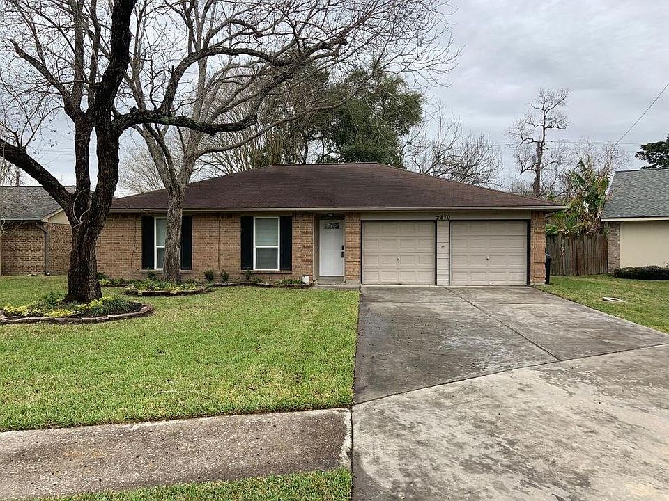 1st image of 2810 Pinewood Dr
