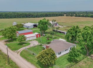 9661 E 1070 Road, Stockton, MO 65785