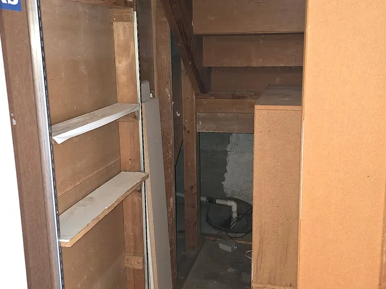 Sump pump/ utility closet
