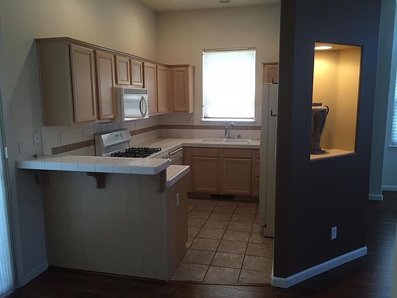 4th image of 3490 Niblick Dr
