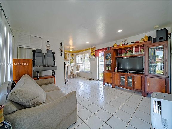 4th image of 2315 NW 207th St