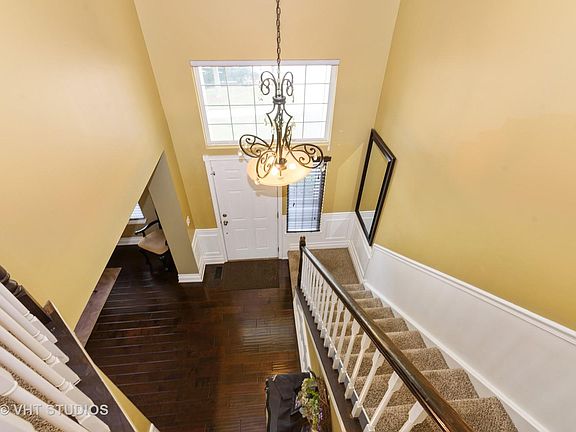 2nd image of 659 Oakwood Ln