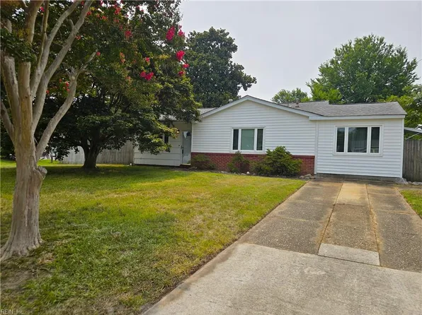 4721 Lonewillow Ln, Virginia Beach, VA 23455