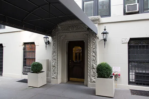 Sold by Compass | media 23