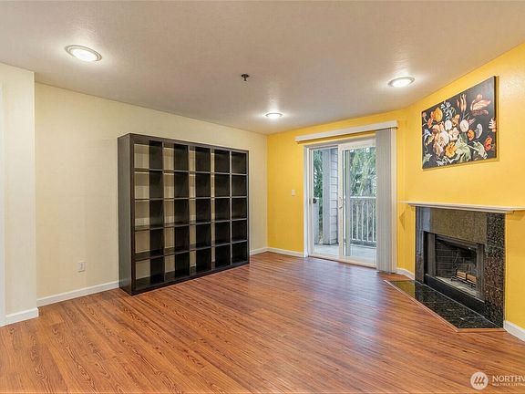 4th image of 975 Aberdeen Avenue NE #F207