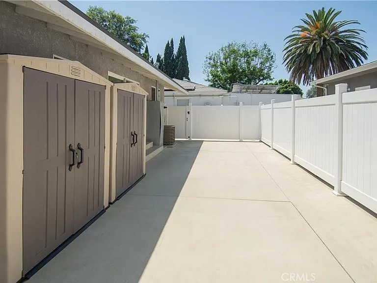 7445 Hesperia Ave — Photo 15