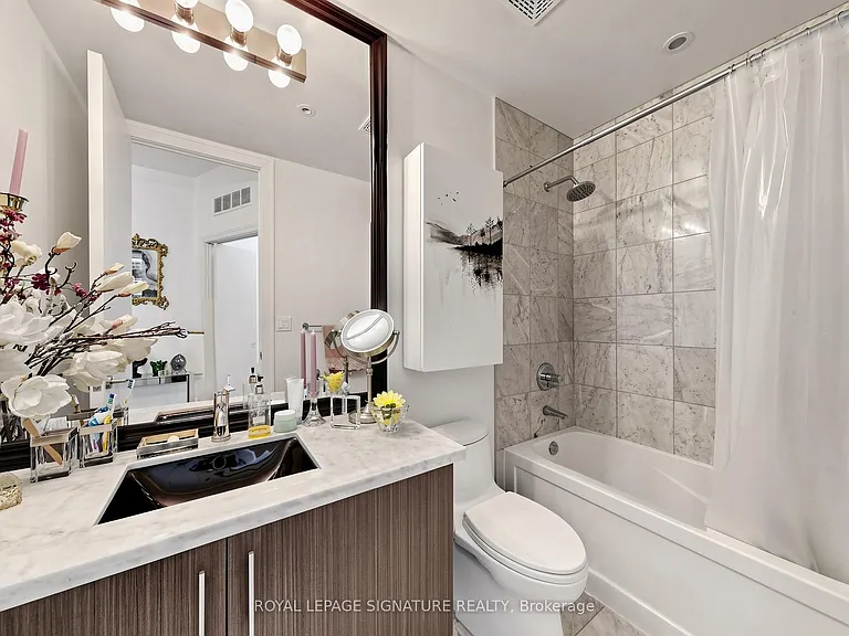 39 Queens Quay E #830 — Photo 24