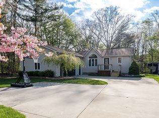 155 N 6th Ave, Fruitport, MI 49415