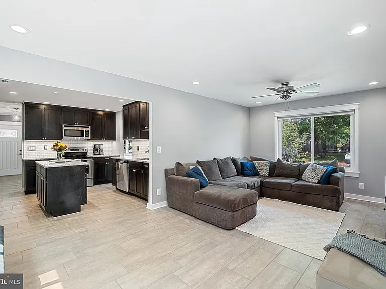 422 Avondale Dr — Photo 16