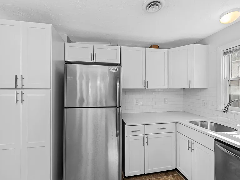 32 Prospect St #3 — Photo 5
