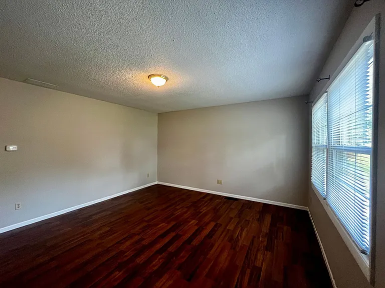 2714 Allegany Ave — Photo 7
