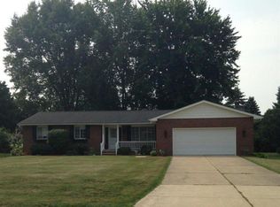 5285 Applewood Dr, Flushing, MI 48433