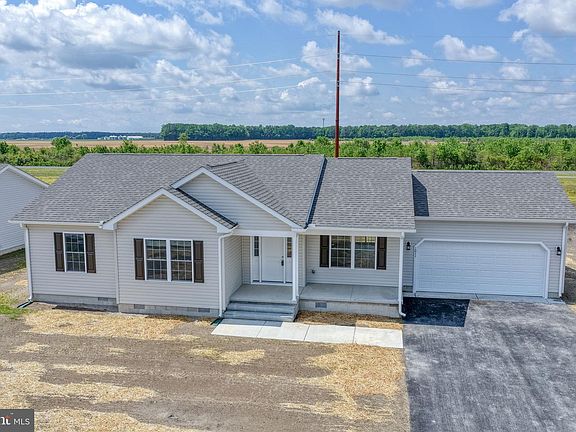 2nd image of 1011 Redwood Ct #11