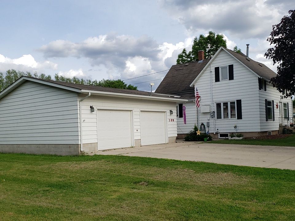 2nd image of 109 4th St SE