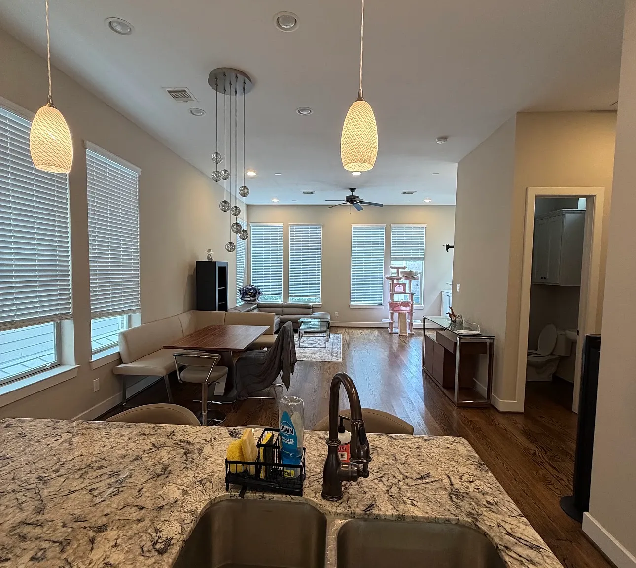 3 bed, 2122 sqft, $900 — Photo 4