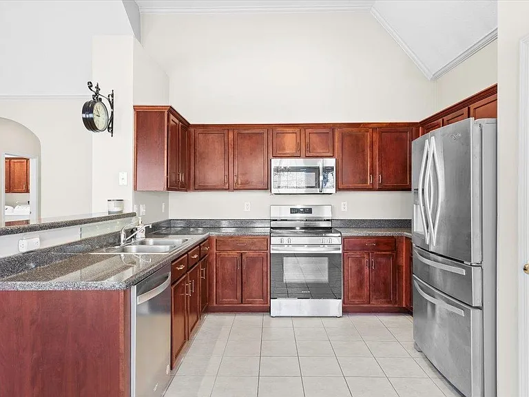 9294 S Fairmont Cir — Photo 4