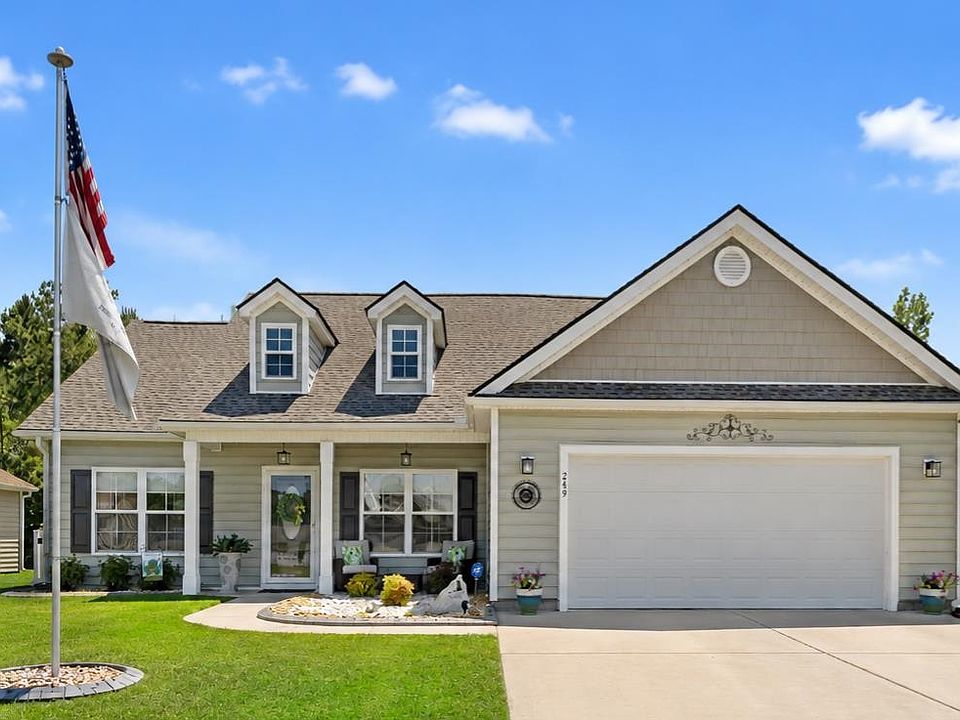 1st image of 249 Maple Oak Dr.