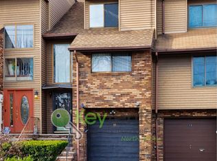 11 Ross Rd, Wallington, NJ 07057