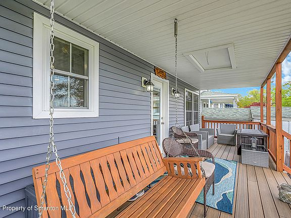 5th image of 90 George Dr