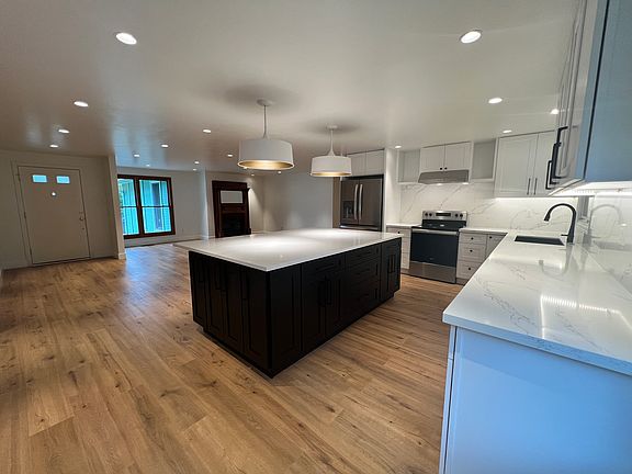 3rd image of 3019 168th Ave NE