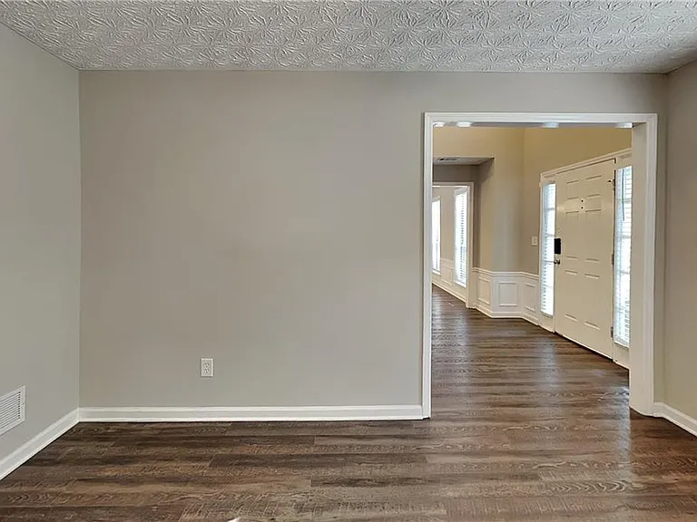 4922 Anclote Dr — Photo 3
