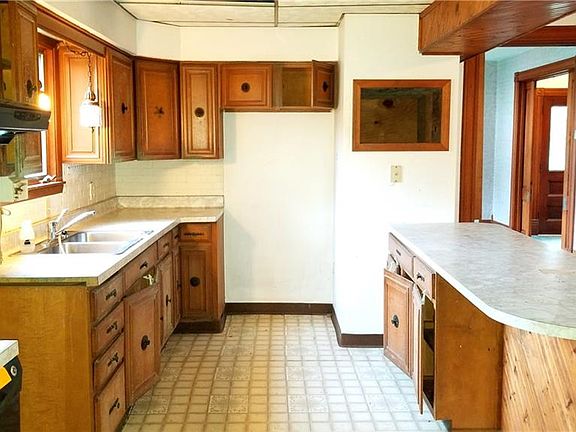 3rd image of 8128 West Ave