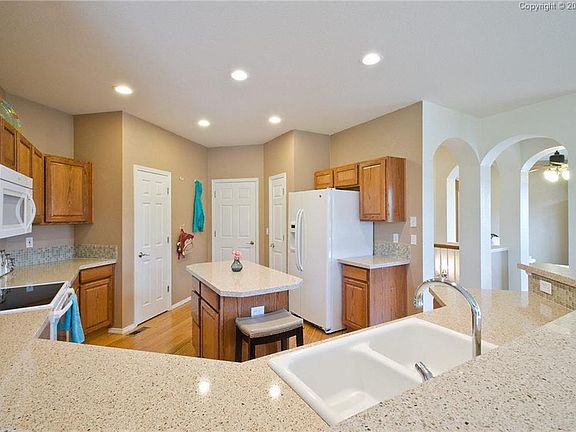 Kitchen with slab Quartz