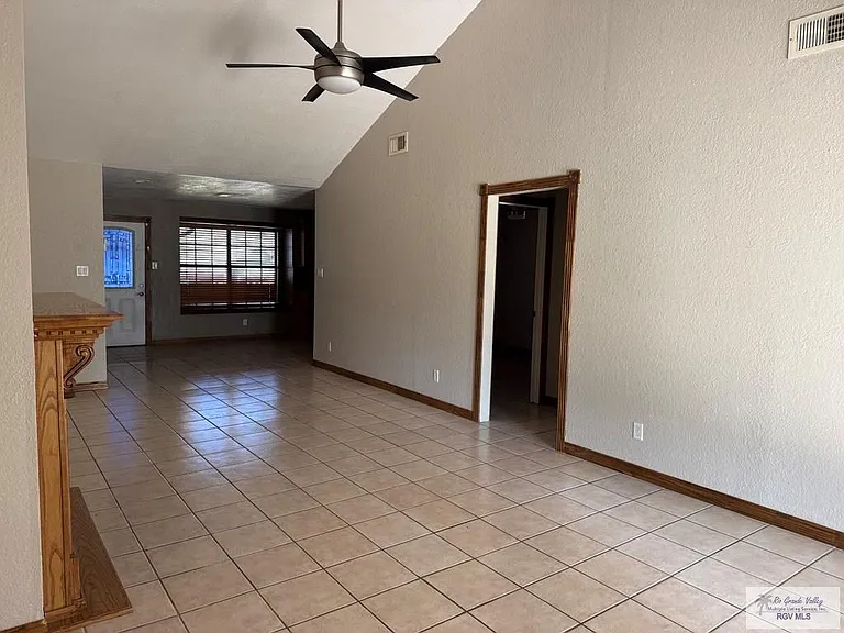 1044 Alta Mesa Blvd — Photo 5