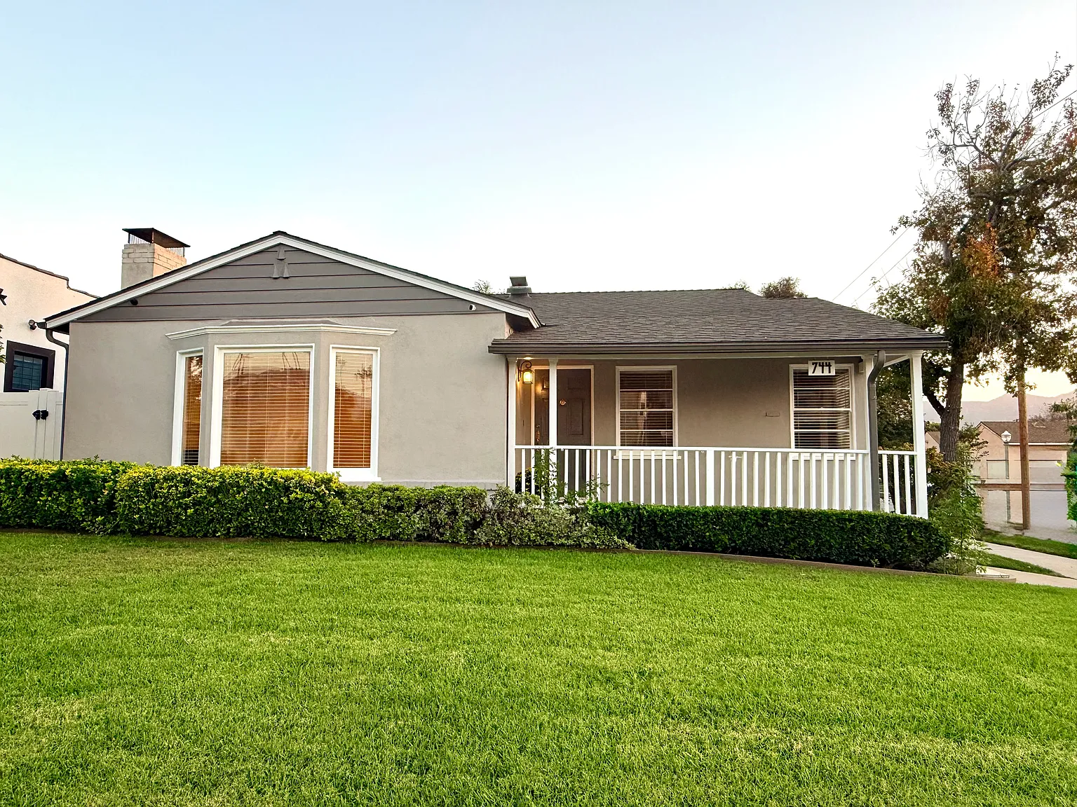 2 bed, 1.5 bath, 1334 sqft, $4,900 — Photo 2