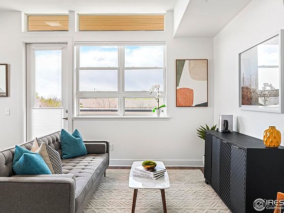 3rd image of 1707 Walnut St #306