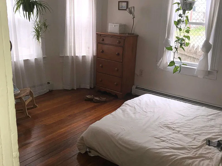 131 Penn St #1R — Photo 4