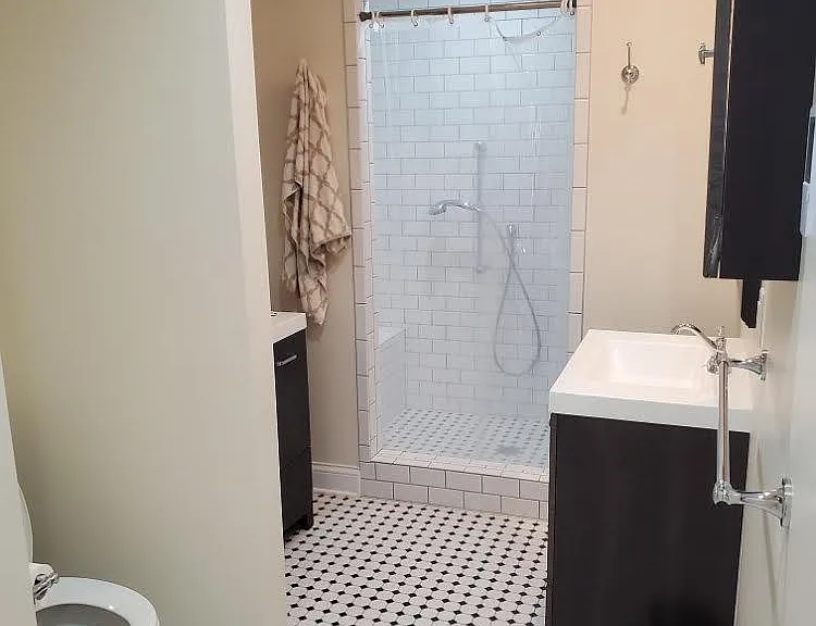 2414 Lyndale Ave S — Photo 12