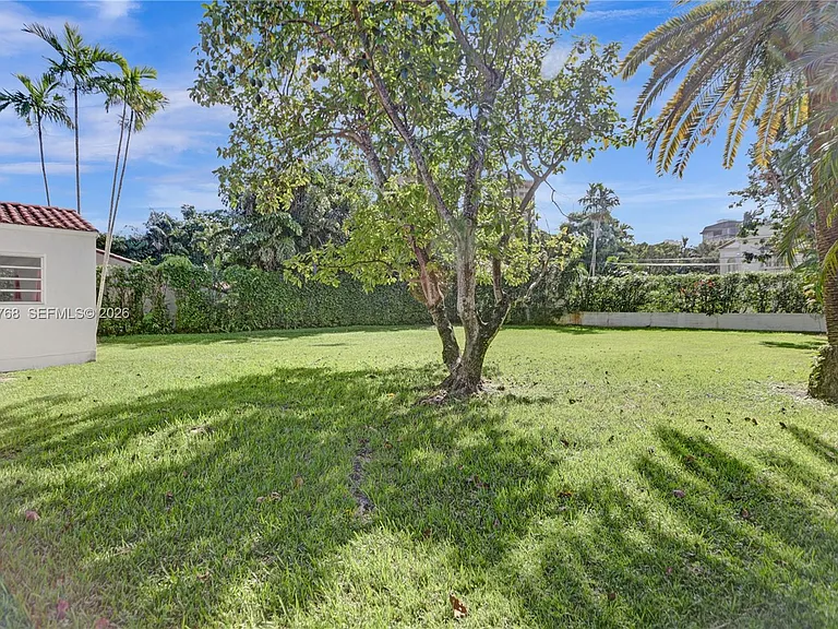 2214 Segovia Cir — Photo 36