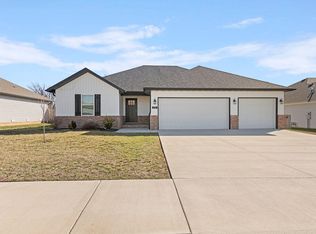 698 N Glenwood Avenue, Republic, MO 65738